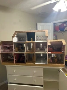 pink dollhouse fully furnished - Picture 1 of 14