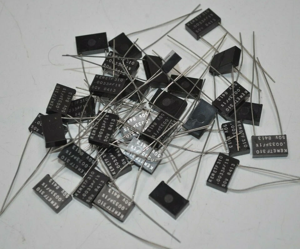 Lote de 30 CONDENSADORES KEMET ELECTRONICS F310 50V .0033uf  Foto 1 de 2