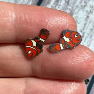 Sterling Silver Clown Fish Stud Earrings Nemo Marlin Orange White Enamel - Picture 1 of 7
