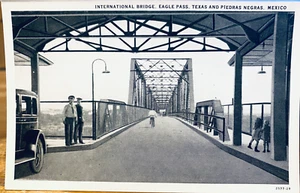 Mexican Postcard Intl Bridge EAGLE PASS TEXAS and PIEDRAS NEGRAS Mexico Border - Picture 1 of 2