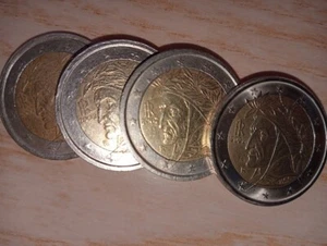 CUATRO MONEDAS DE DOS EUROS, UNA SIN CIRCULAR - Imagen 1 de 10