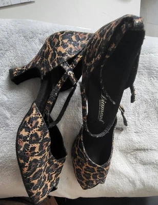 Latain-Tanzschuhe für Damen von Diamant 👡 Größe 6  (39-39 1/2) - Bild 1 von 2