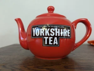 Yorkshire Tee Teekanne rot in sehr gutem Zustand nie benutzt PORTOFREI  - Bild 1 von 12