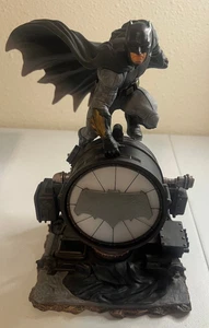 Iron Studios Batman On Batsignal Zach Snyder’s Justice League Deluxe 1/10 Statue - Picture 1 of 9