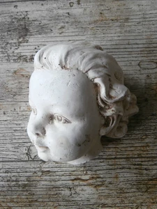 ANCIENNE SCULPTURE PLATRE PETITE FILLE - Foto 1 di 7