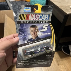 Kasey Kahne #5 Farmers Insurance NASCAR Authentics Hendrick 1:64 Diecast CAR - Picture 1 of 7