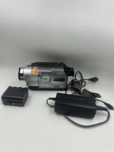 Videocámara analógica Sony Handycam CCD-TR818 Hi-8 Nighthot-probada y funciona-leer - Imagen 1 de 15