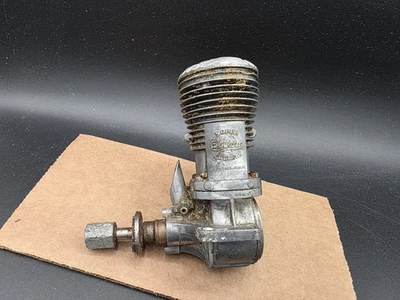 Vintage 1946 Super Cyclone Engines GR 60 Gas Plane Motor Model Ignition Engine - Image 1 of 4