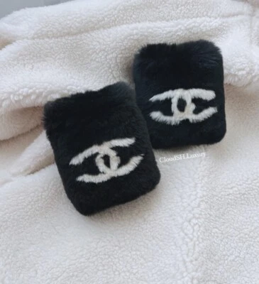 Auth Chanel Black Classic CC Logo Fur Bracelet/ Wristband Set - Image 1 of 4