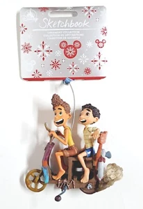 Disney Store Luca und Alberto am Fahrrad Skizzenbuch Weihnachtsschmuck Neu 2021 - Bild 1 von 5