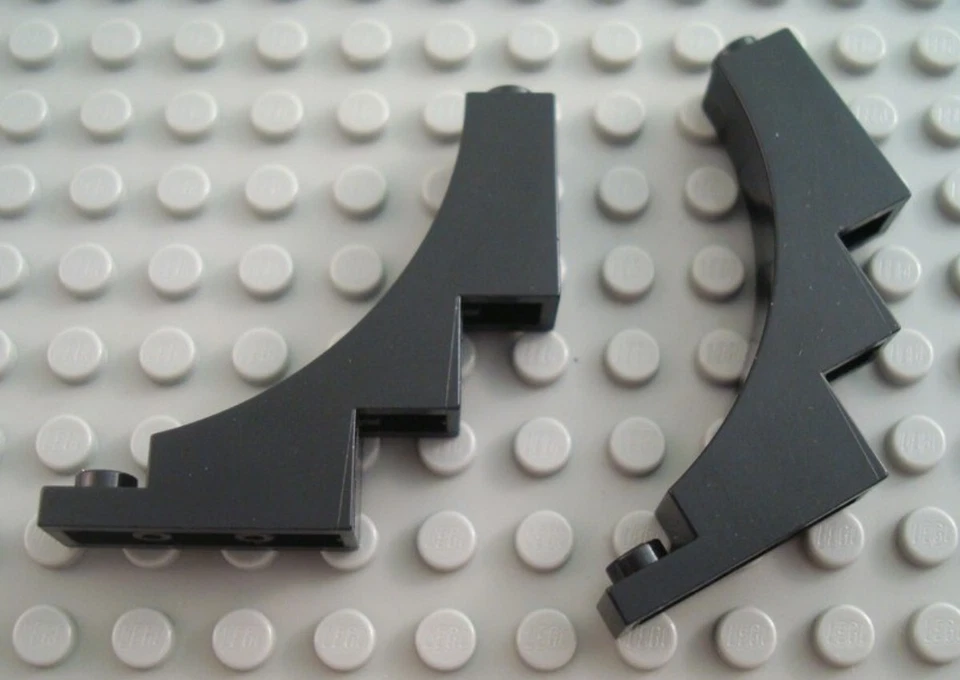 Lote LEGO de 2 peças de tijolos de arco invertido preto 1x5x4 - Imagem 1 de 1