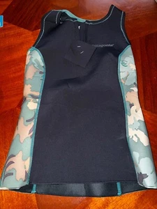 Patagonia Surfing Wetsuit Top Front Zip 8 NEW - Picture 1 of 3