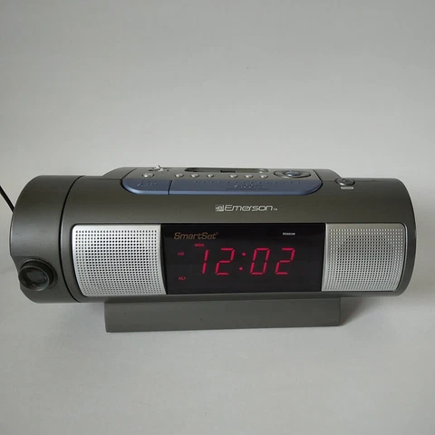 Emerson iC192 Projector Dual Alarm Clock-AM/FM-IPod Dock-Tested Working Cover