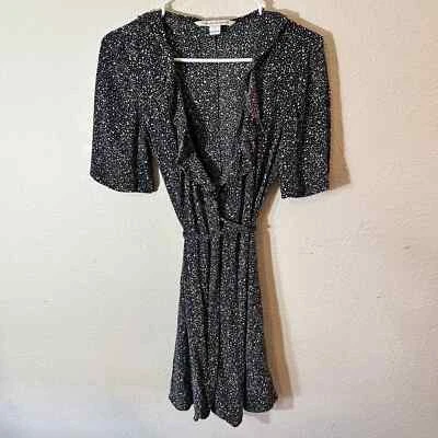 Diane Von Furstenberg Savilla Silk Wrap Dress Size 4 Spotted Black White DVF - image 1 of 4