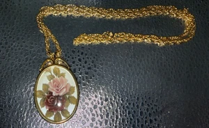 1928 Rose Pendant Necklace Reverse Painted Roses on Convex Glass 24" Gold Chain - Picture 1 of 6