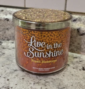 LIVE IN THE SUNSHINE Fresh Blossoms 14.5 oz Candle 3 Wick Bath & Body Works RARE - Picture 1 of 3