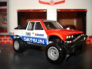 DATSUN KING CAB 4X4 BAJA PICKUP TRUCK EDIZIONE LIMITATA 1/64 HW RUOTE FUORISTRADA - Foto 1 di 4