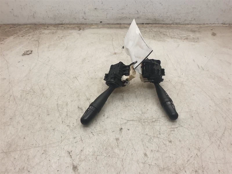 03 04 05 06 07 08 CONJUNTO INTERRUPTOR COLUMNA DIRECCIÓN TOYOTA MATRIX  Foto 1 de 4