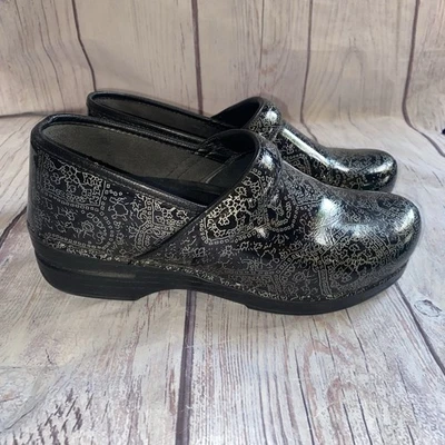 Dansko Pro XP 2.0 Black/metallic Silver Paisley Print Women's Clogs Size 10.5 - Image 1 of 4