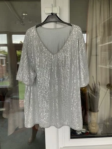 Ladies Sequin V Neck Top Size 5XL - Picture 1 of 6