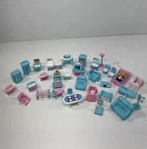 VINTAGE 70ER JAHRE KAMENY PUPPENHAUS KUNSTSTOFFMÖBEL + MÄDCHEN & BABY - GROSSES KONVOLUT - Bild 1 von 7