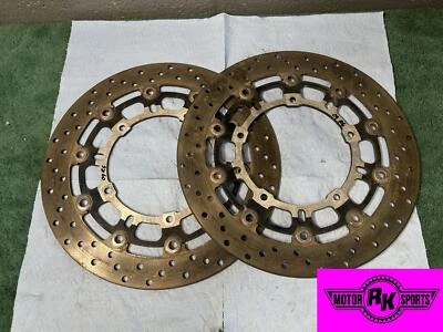 Yamaha YZF R6 2009 ROTORES DE FRENO DELANTEROS IZQUIERDO DERECHO DISCOS 13S-2581T-00-00 Foto 1 de 4