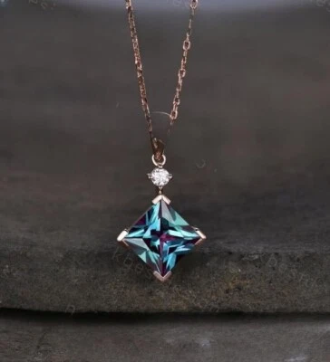 Collar de Alejandrita de Laboratorio Shama 3CT, Colgante Corte Princesa Único, Colgante S925 Foto 1 de 4