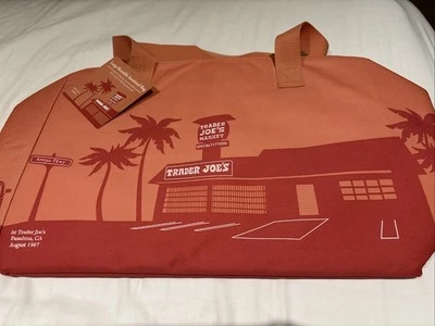 Trader Joe’s Large Reusable Insulated 8 Gallon Peach Bag BNWT - Image 1 of 4
