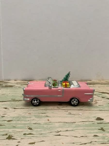 Departamento 56 Snow Village “Christmas Cadillac” en caja original con funda - Imagen 1 de 4
