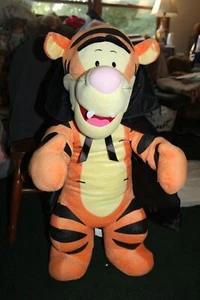 Selten Disney Winnie Puuh 30" Vampir Tigger Halloween Greeter Rarität - Bild 1 von 9