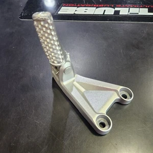 FRONT LEFT OEM FOOTPEG 2012-2013 HONDA CBR1000RR - Picture 1 of 6