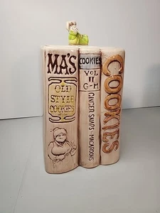 Treasure Craft, Recipe Ma's Books Cookie Jar, Book Worm lid, USA - Picture 1 of 10