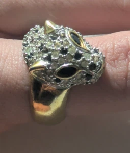 ANELLO DA UOMO TESTA DI TIGRE IN ARGENTO 925 PLACCATO ORO ZIRCONI E PETRE NERE - Foto 1 di 24