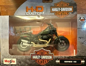 Maisto Harley-Davidson 2013 FLHTK Electra Glide Ultra Limited Series 42 1:18 - Picture 1 of 5