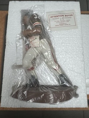 吉姆·布朗亲笔签名签名特别版萨尔维诺人偶 LE /300 — 第 1/4 张图片