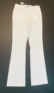 Fashion Nova Woman's Junior White Jeans - Size 9  New with Tags - Picture 1 of 10