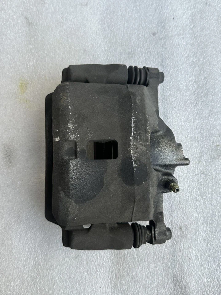 Honda Civic 2007 cupé lado del conductor izquierdo pinza de freno delantera 1,8 L Foto 1 de 4