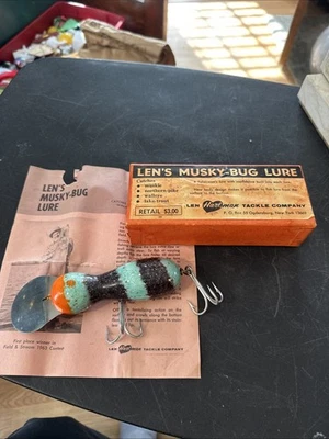 Lens Musky Bug Lure Caja Original y Papeles - Verde Negro Foto 1 de 4