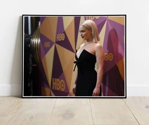 Emilia Clarke Photo / Poster Up To 30" - Picture 1 of 2