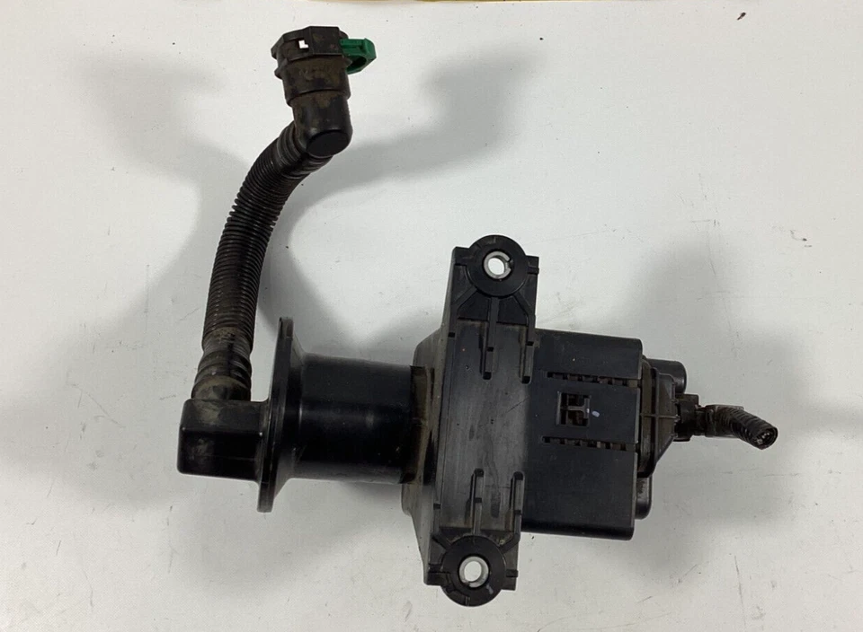 2018-2023 TOYOTA CAMRY FUEL VAPOR CANISTER FILTER / LEAK DETECTION PUMP OEM . - Image 1 of 4