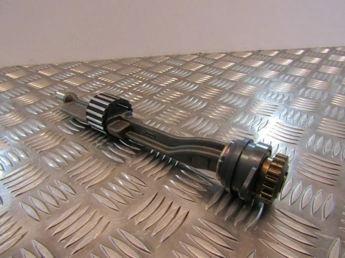 Audi S3 2.0 TFSI CJX 2014 Eje de equilibrio 06K103295AF Foto 1 de 4