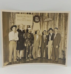 Seattle Dist No. 2 1955 Safety Award Kostüm Party schwarzweiß Großdruck 10" x 8" - Bild 1 von 4