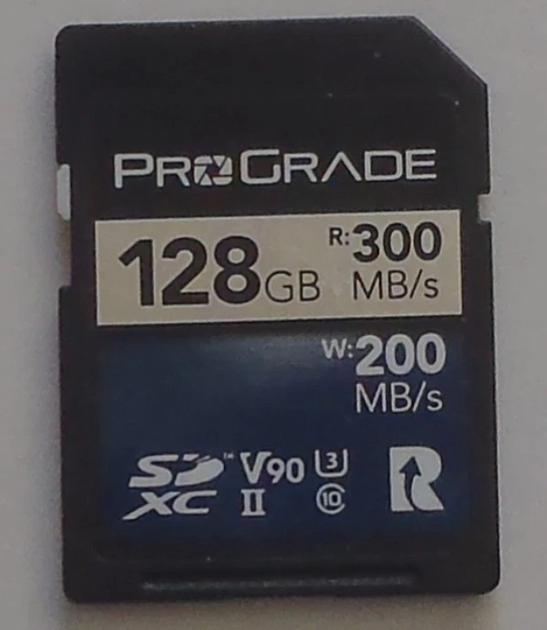 Tarjeta de memoria ProGrade Digital 128 GB UHS-II SDXC V90 300 MBPS U3 Clase 10 Foto 1 de 1
