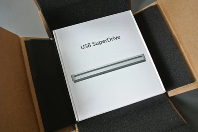 Apple SuperDrive Externes Laufwerk (A1379) in OVP - Bild 1 von 4