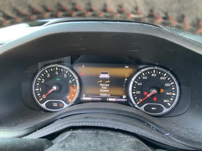 Jeep Renegade 2016 velocímetro clúster OEM | 160 MPH | velocímetro 76 k millas Foto 1 de 4