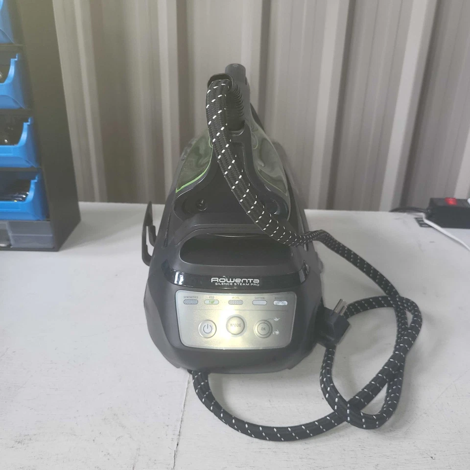 Rowenta Silence Vapeur Pro Fer , 2830 W, 1.3 Litre, Noir et Gris, Prise Eu - Photo 1/4