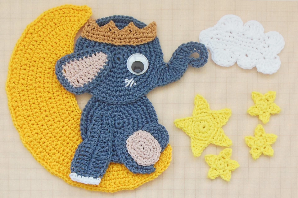 Applikation Elefant im Mond als Set, Aufnäher gehäkelt neu in Handarbeit - Bild 1 von 1