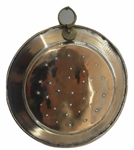 Piatto forato con fori in rame da arredamento casa taverna rustico diametro 23 - Picture 1 of 2