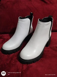 TRUE RELIGION - WHITE SLIP ON ANKLE BOOTS CHUNKY BLACK LUG SOLE - New SZ 8.5 - Picture 1 of 6