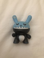 Dunny by Kidrobot - Bunny Breath by Peskimo - Ye Olde English Series (2009)